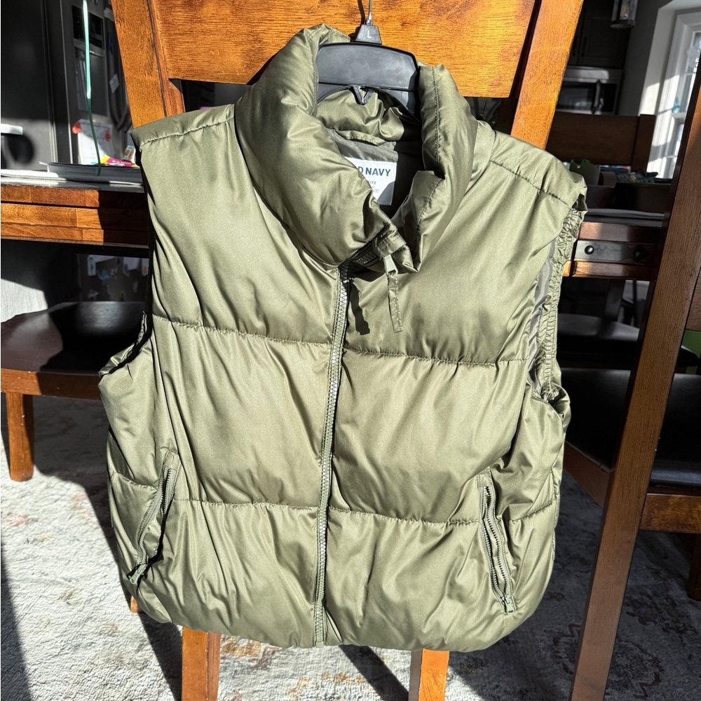 Old Navy Olive Green Petite Puffer Vest